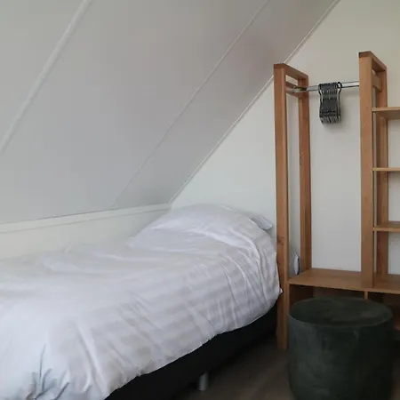Holiday home Lakeview With Swimming And Fishing Pier Simonshaven