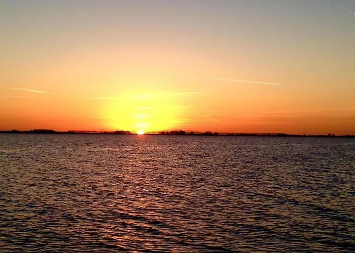 Lakeview With Swimming And Fishing Pier Casa de Férias Simonshaven