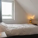 Lakeview With Swimming And Fishing Pier Vakantiehuis Simonshaven
