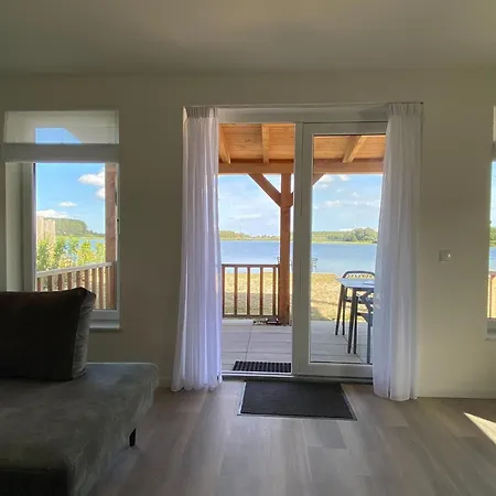 Lakeview With Swimming And Fishing Pier Vakantiehuis *